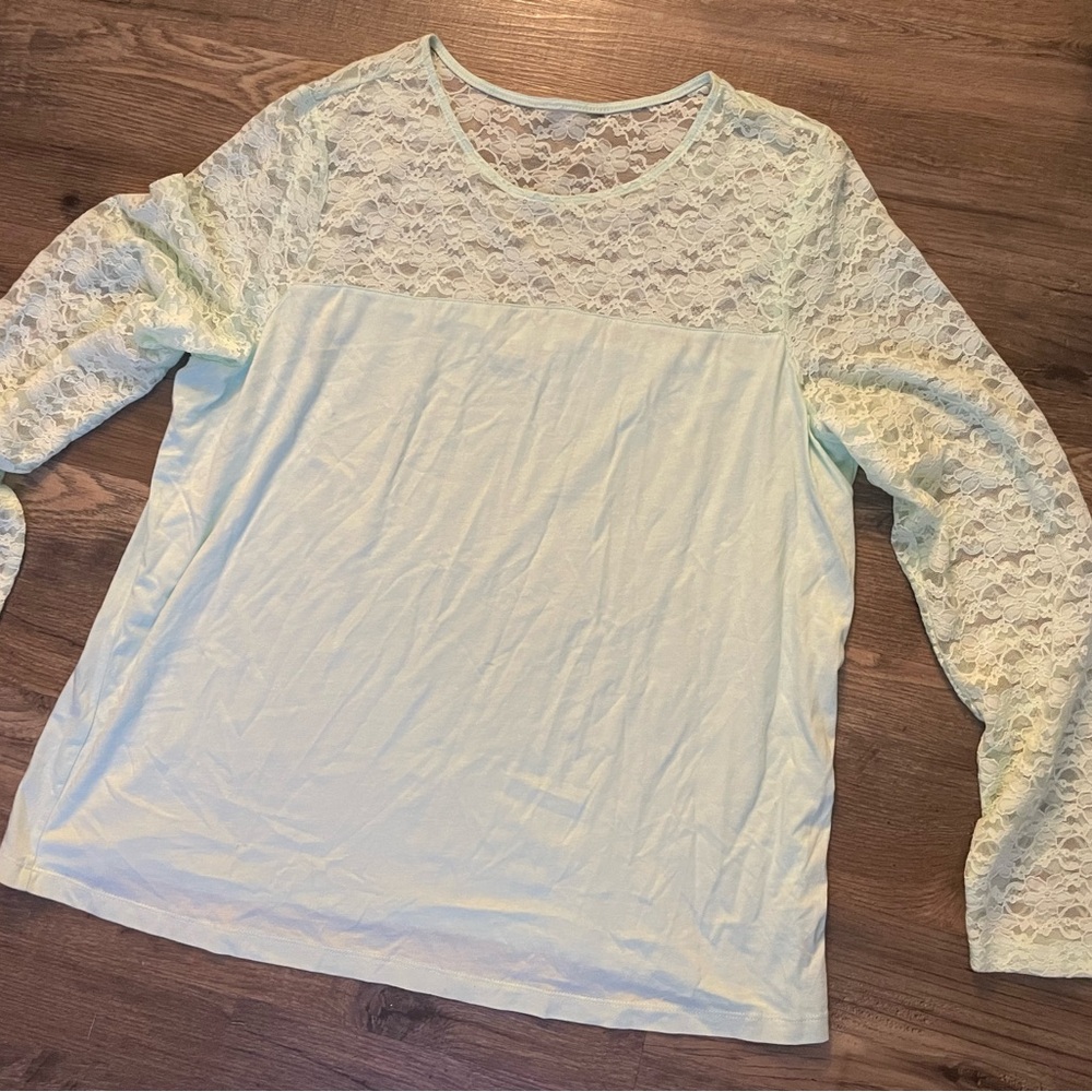 Lace Sleeve Women's Top - light green cream Gato